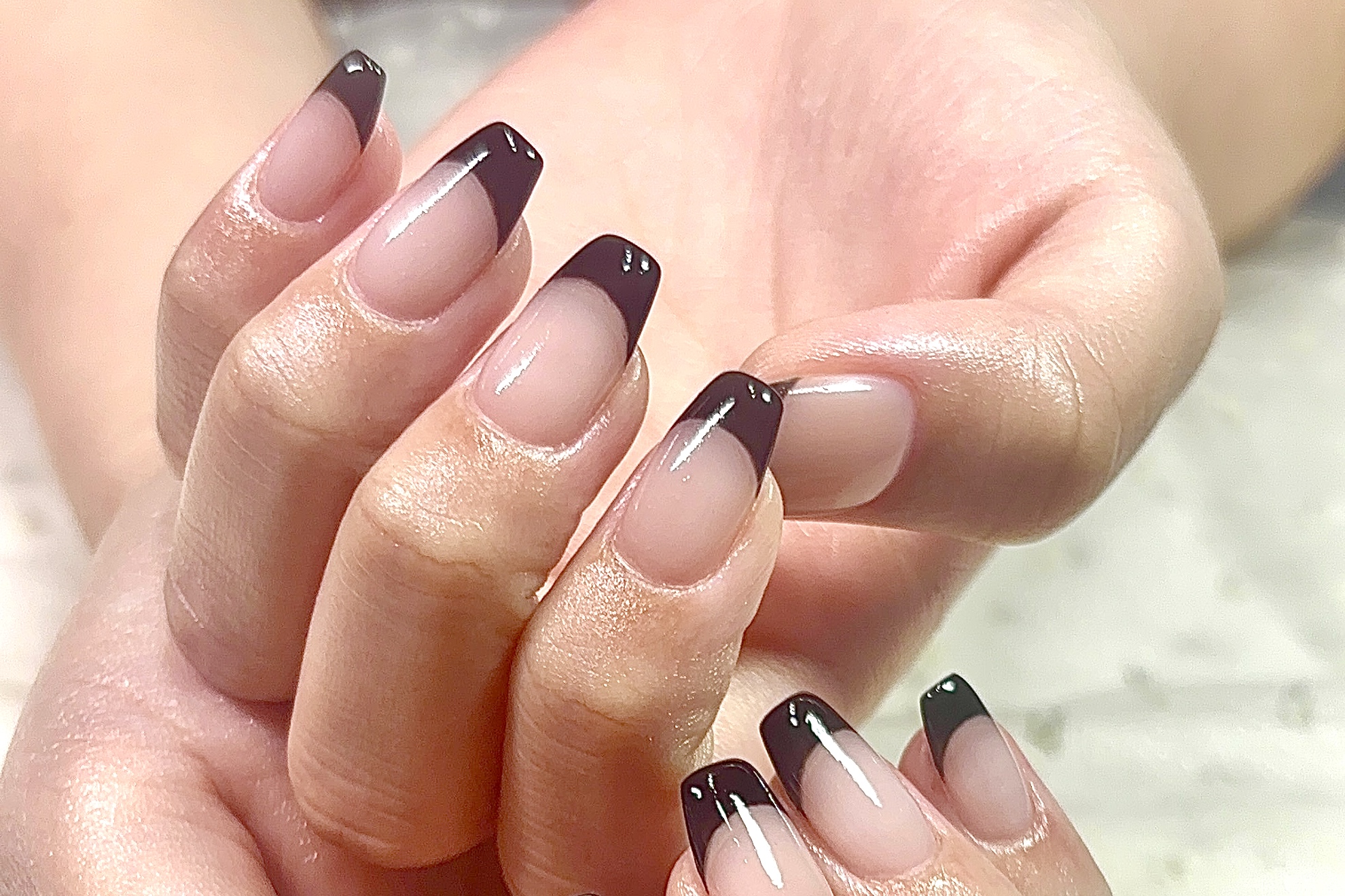 シンプルに、でも特別に。あなたの爪を彩るフレンチネイルの魅力